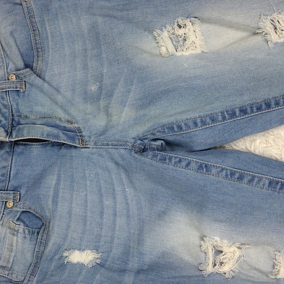 Seven7 Slim Straight Blue Light Wash Five Pocket Distressed Raw Hem Skinny Jean - Picture 7 of 16